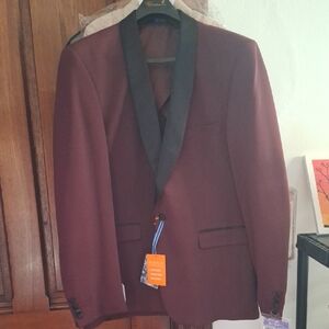 Elegant Men's Maroon Tuxedo with Black Lapel